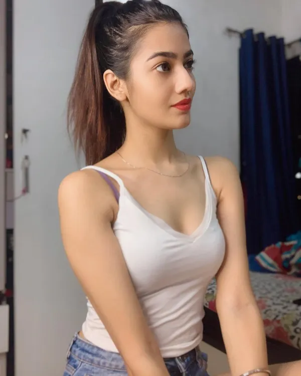 Nisha Khan Avatar Bg