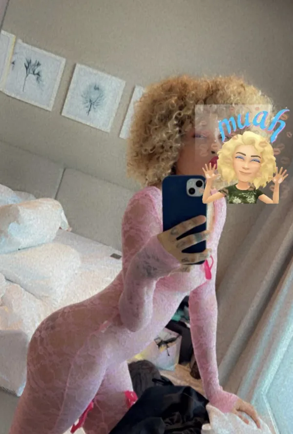 Shirley Avatar Bg