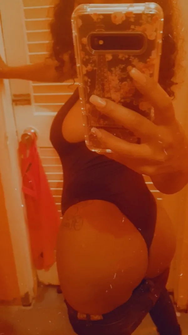 Tight Caramel Avatar Bg