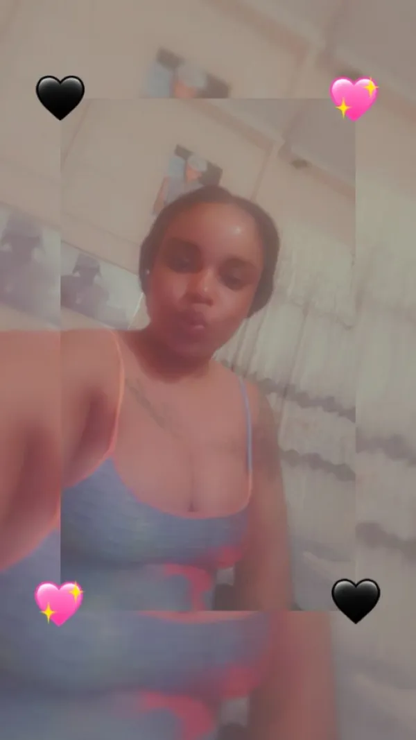 Kisses Avatar Bg