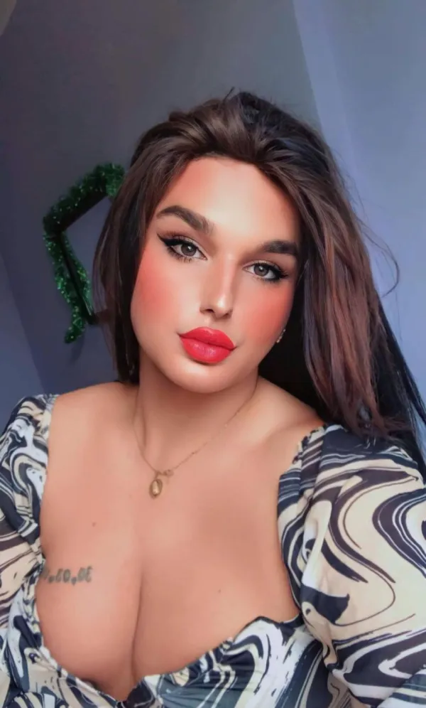 Lorena Avatar Bg