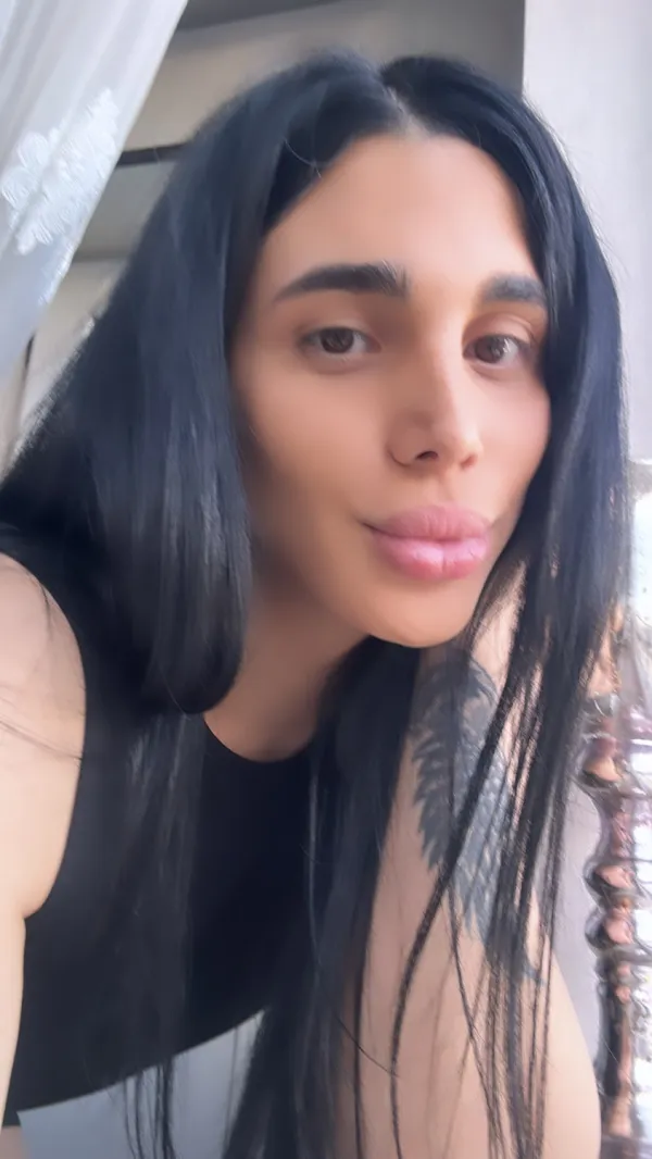 Katya Trans Avatar Bg