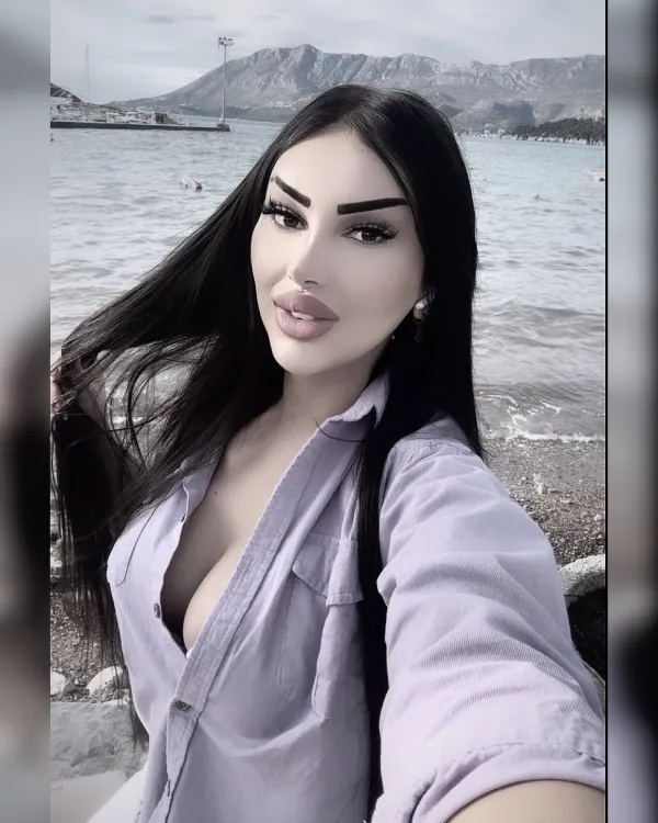 Ayla Avatar Bg