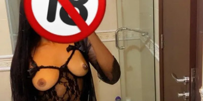 Sou novinha da pela macia e cheirosa Adoro preliminares envolvente