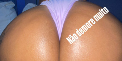 Mulata no cu grande fode bem limpa cheirosa tá esperando que ham vem foder agora mesmo