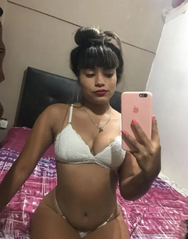 Daiana Avatar Bg