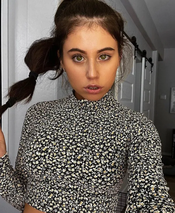 Bianca Alexy Avatar Bg