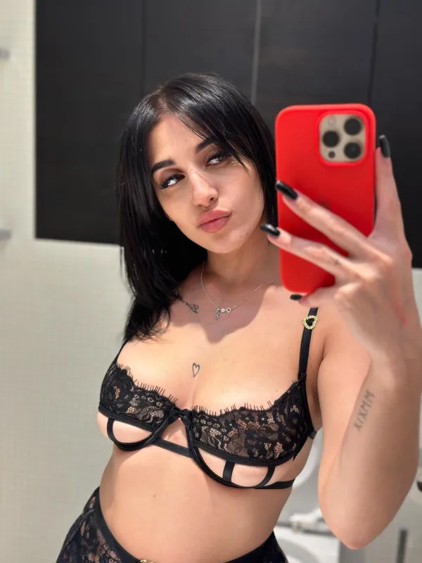 STUDIO SAVAGE Avatar Bg