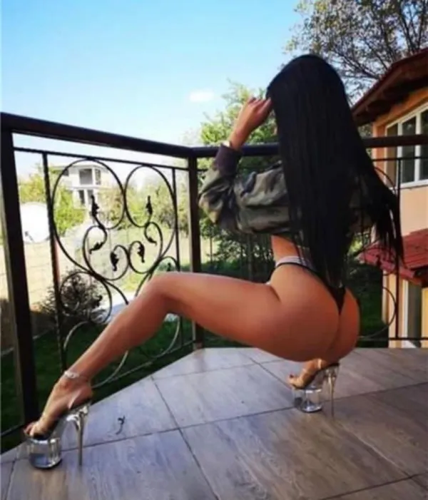 Lora Avatar Bg