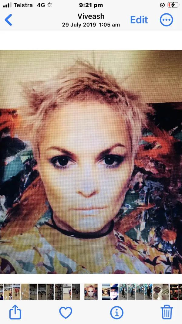 Taylor Avatar Bg