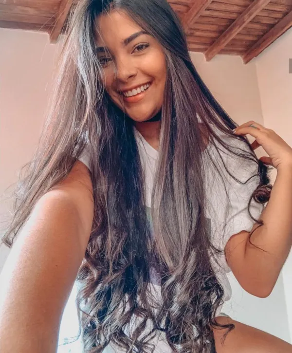 Paulina Avatar Bg