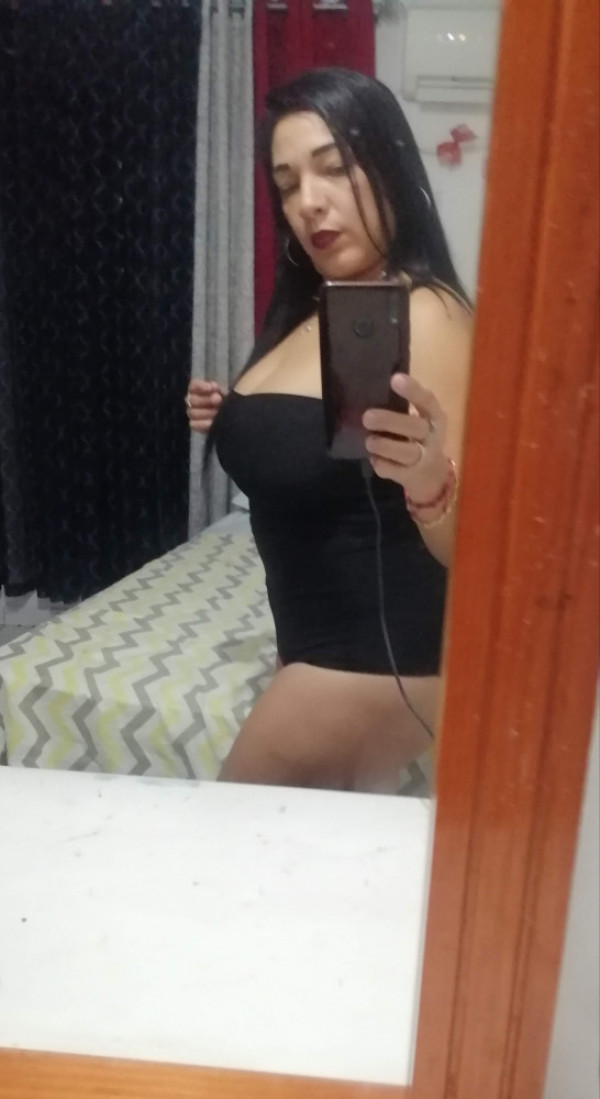 Chica colombiana ofrece sus servicios y complace tus fetiches escribem-big-5