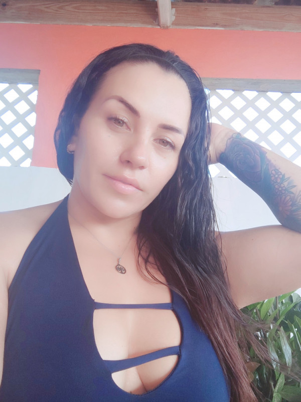 Seductora y sensual colombiana nueva en la isla masaje relajante-big-3