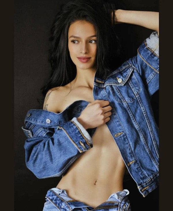 Beautiful Venezuelan model 19 years old I will give you good sex a go-big-0