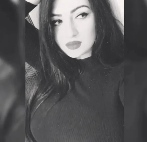 Feride Avatar Bg