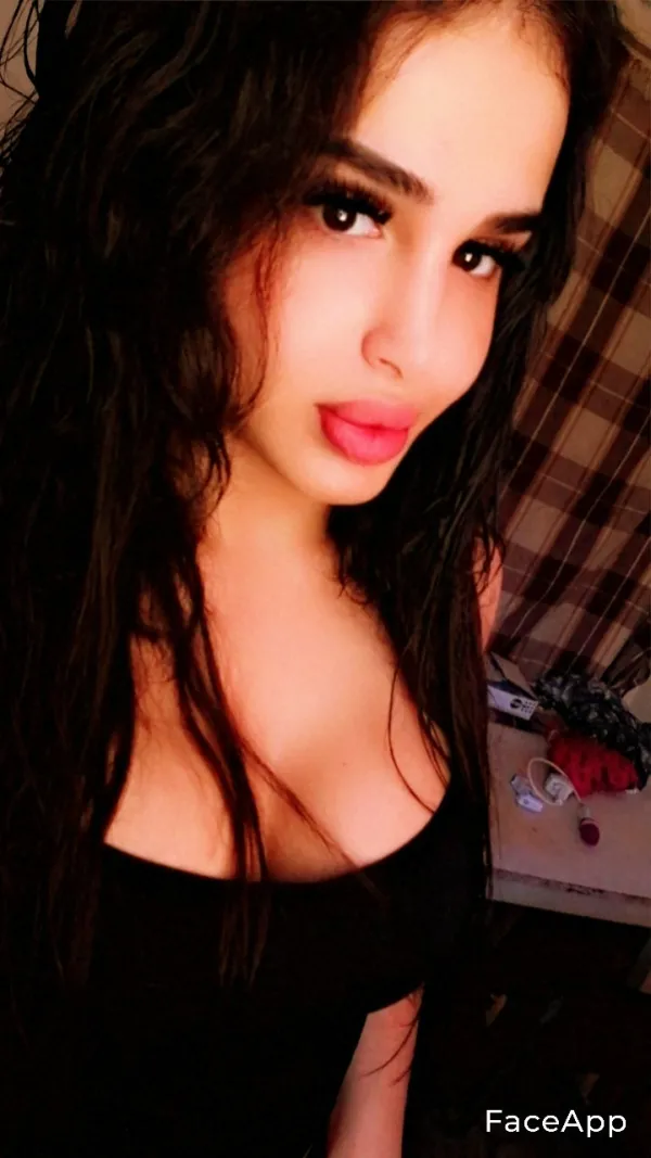 LEYLA Avatar Bg