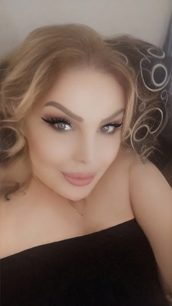 Alina Avatar Bg