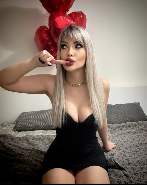 Selma Avatar Bg