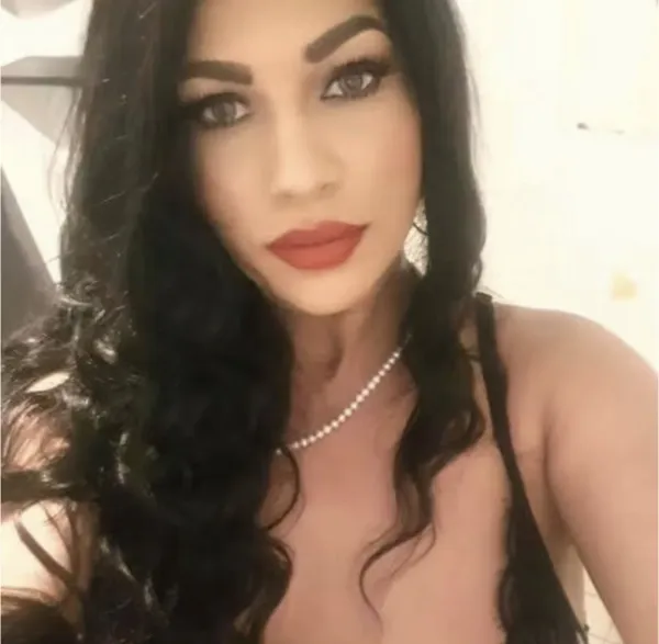 Alexandra Avatar Bg