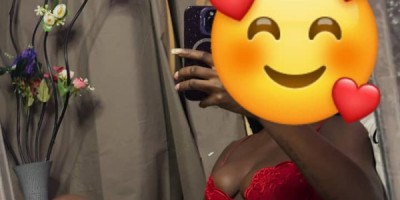 La bonne fille perverse et sensuelle qui te baisé avec amour