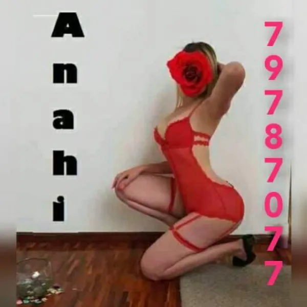RAQUEL Avatar Bg