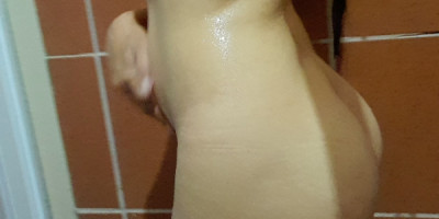 Nueva en la ciudad me quiero divertir me encanta el sexo con una vagina apretada y humeda con squirt