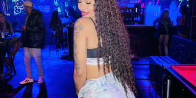 Olá sou uma garota cubana mulata de 24 anos