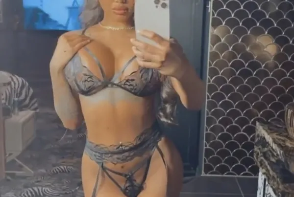 Señorita D Avatar Bg