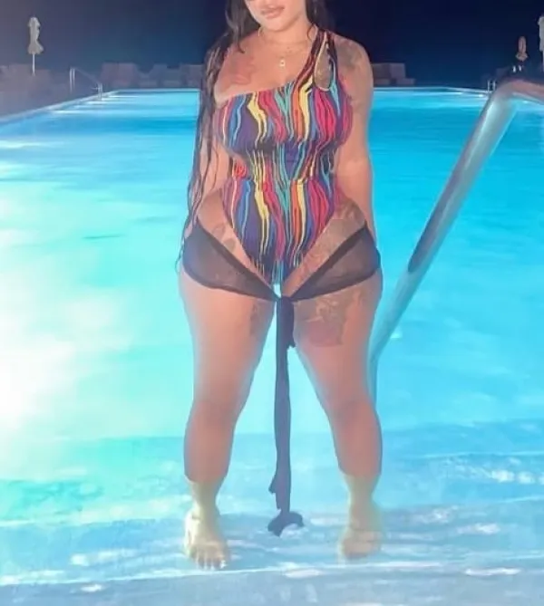 Island Girl Avatar Bg