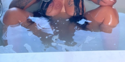 Thick ass deserve some dick down wya now ?