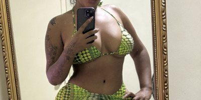 Pretty girl with a big ass on the island. I'm a Colombian sex addict.