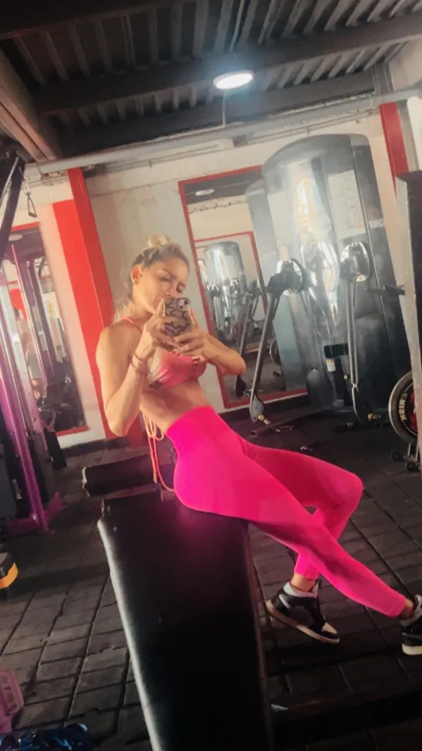 Samanta Díaz Avatar Bg