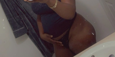 Im zara Pure Bahamian Ready To Show You a Good Time.