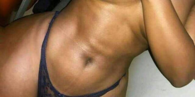 Morena latina toda una Dios dispuesta complacerte.