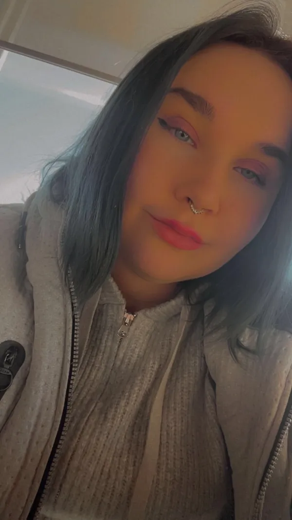 Halie Avatar Bg