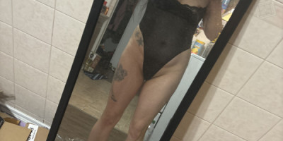 Doe eyed brunette seeking males available in Dawson creek now