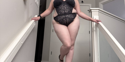 Want to play cum see this hot milf can give the best experience ever