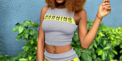 Nous proposons des bombes sexuelles avec un vagin affermi pimenté