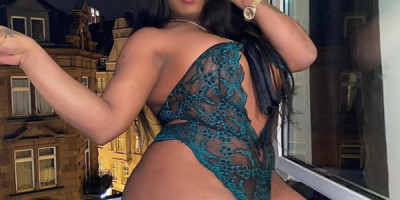 POUR LE FOIS MERY UNIQUE EN MON GENRE PREMIÈRE NATUREL ET PASSIONNÉ PER PRIMA VOLTA MERY UNICA NEL MIO GENERE NATURALE E APPASSIONATA SUCCH