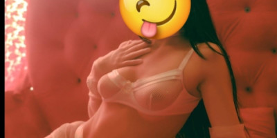 Tu perrita en la cama BN calentona aprestadista
