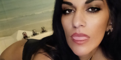 Yasminsuica fogosa faz delicioso oral e um sexo fogo