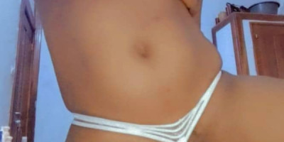 L'inoubliable dame d'un soir qui marquant son hôte par son expérience acquise très sensuellement do