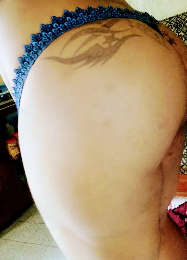 Sexy Escort Avatar Bg