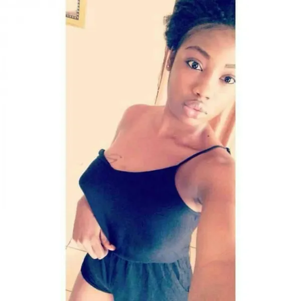 Laure Avatar Bg