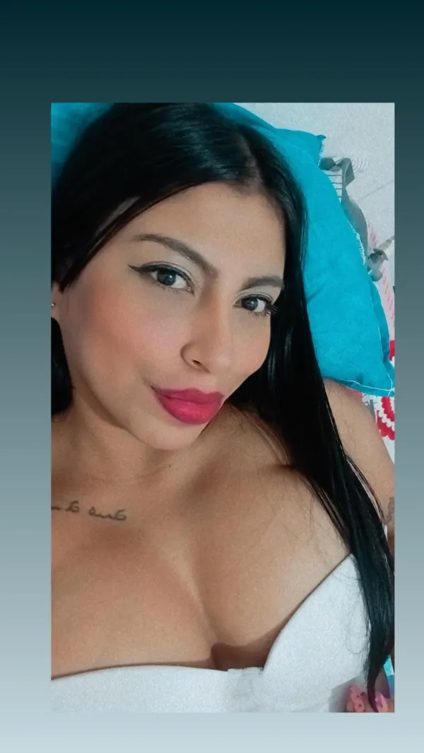 Laura Avatar Bg