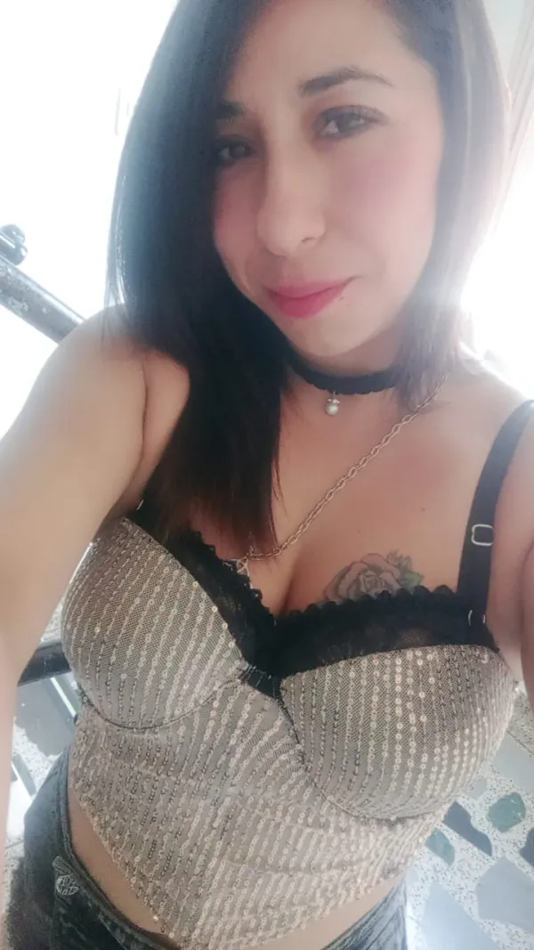 Luisa Fernanda Avatar Bg