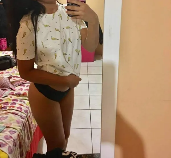 Daniela León Suarez Avatar Bg