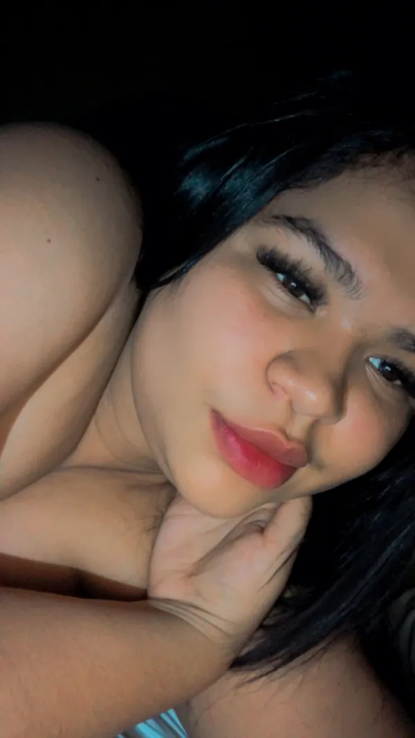 Raquel Avatar Bg