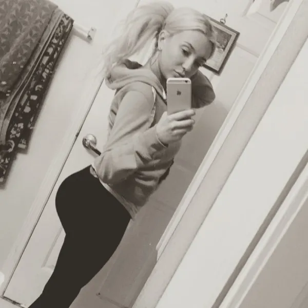 Mariela Avatar Bg