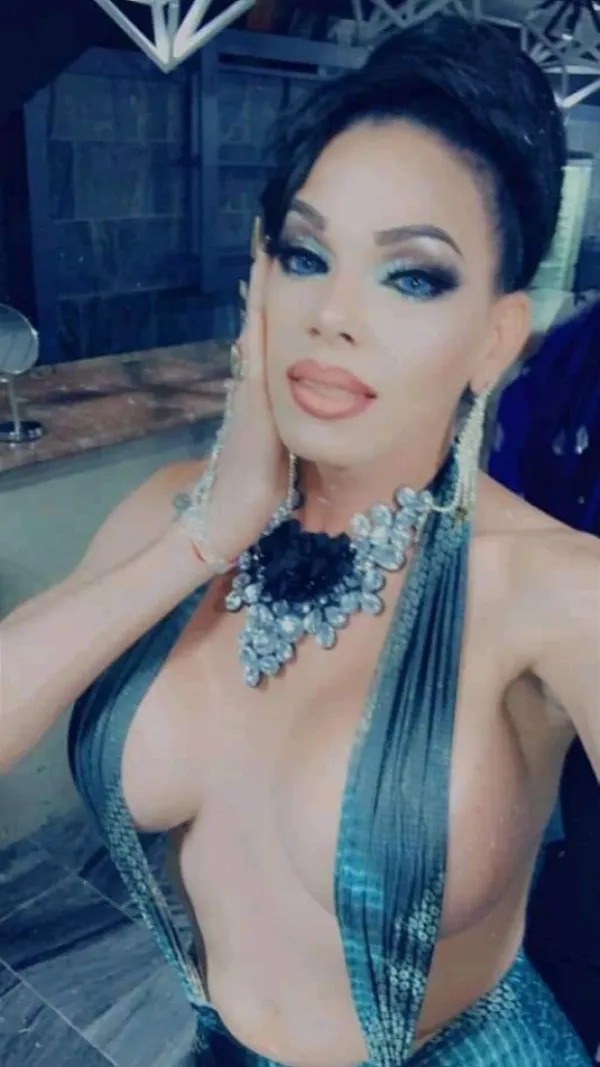 Liz Perez Avatar Bg